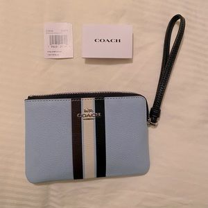 Coach SV/ Waterfall Midnight Multi Wrist Purse🥰🌷